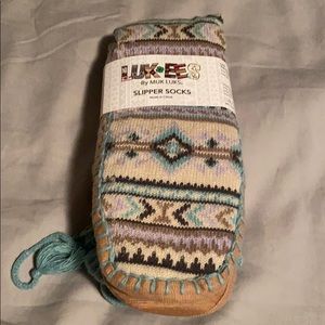 Slipper socks by Muk Luks size l/xl